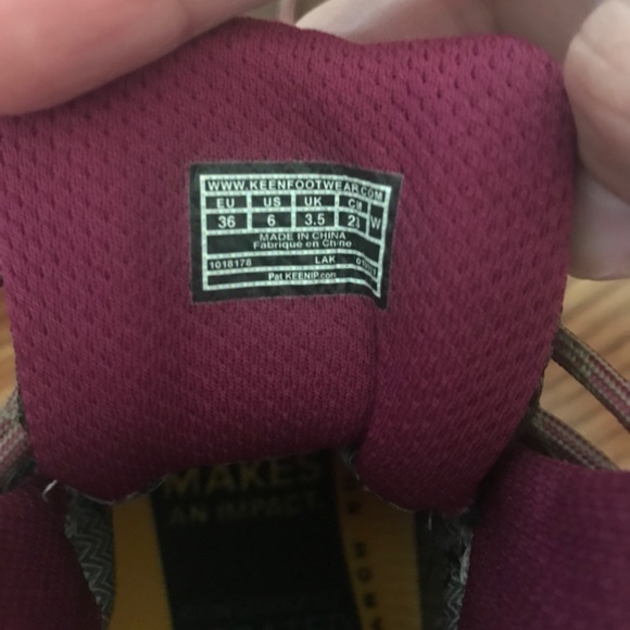 Women’s Keen Targhee III Mid Waterproof Hiking Boots - Picture 3 of 5